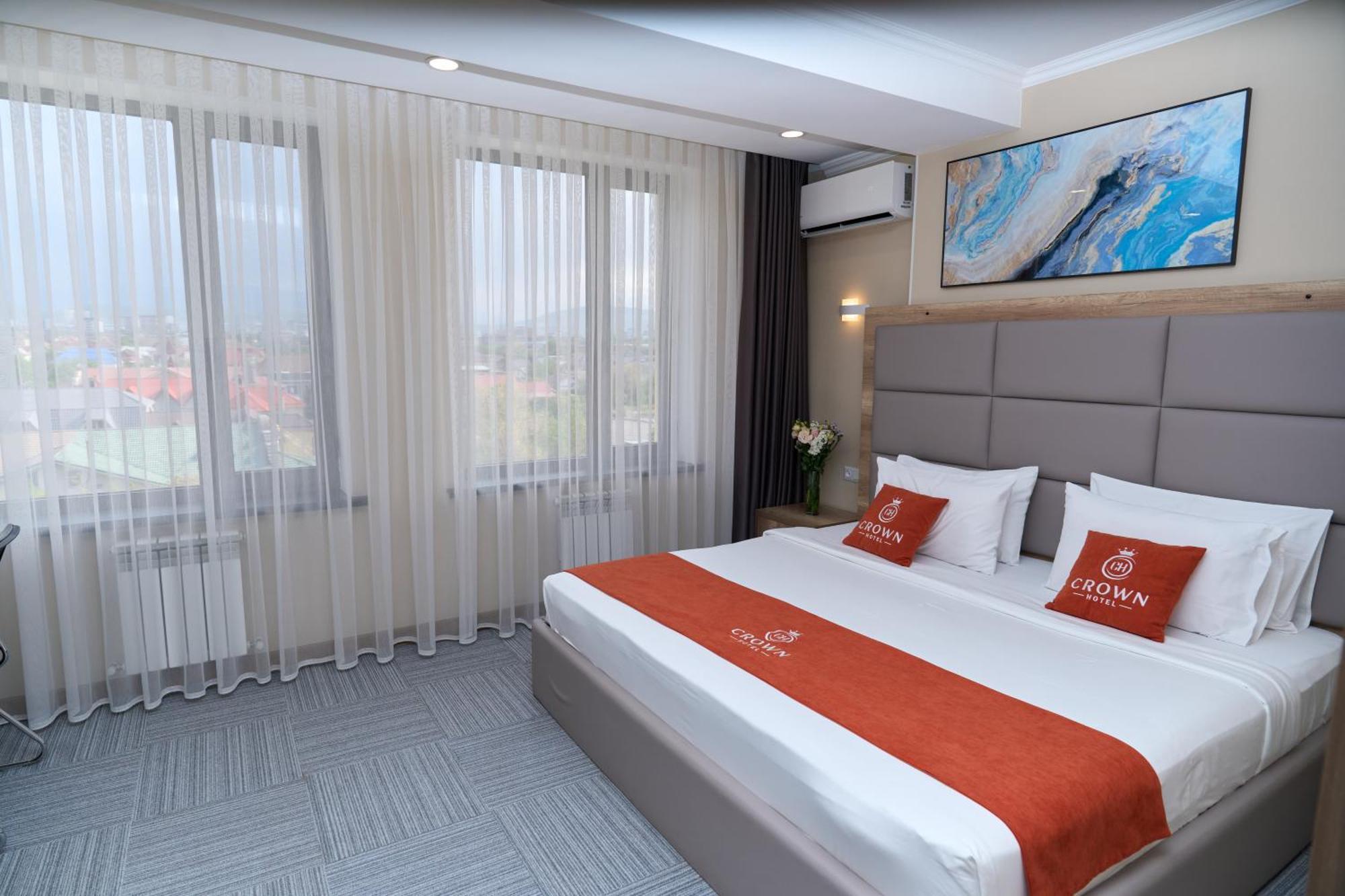 Crown Hotel Biškek Exteriér fotografie