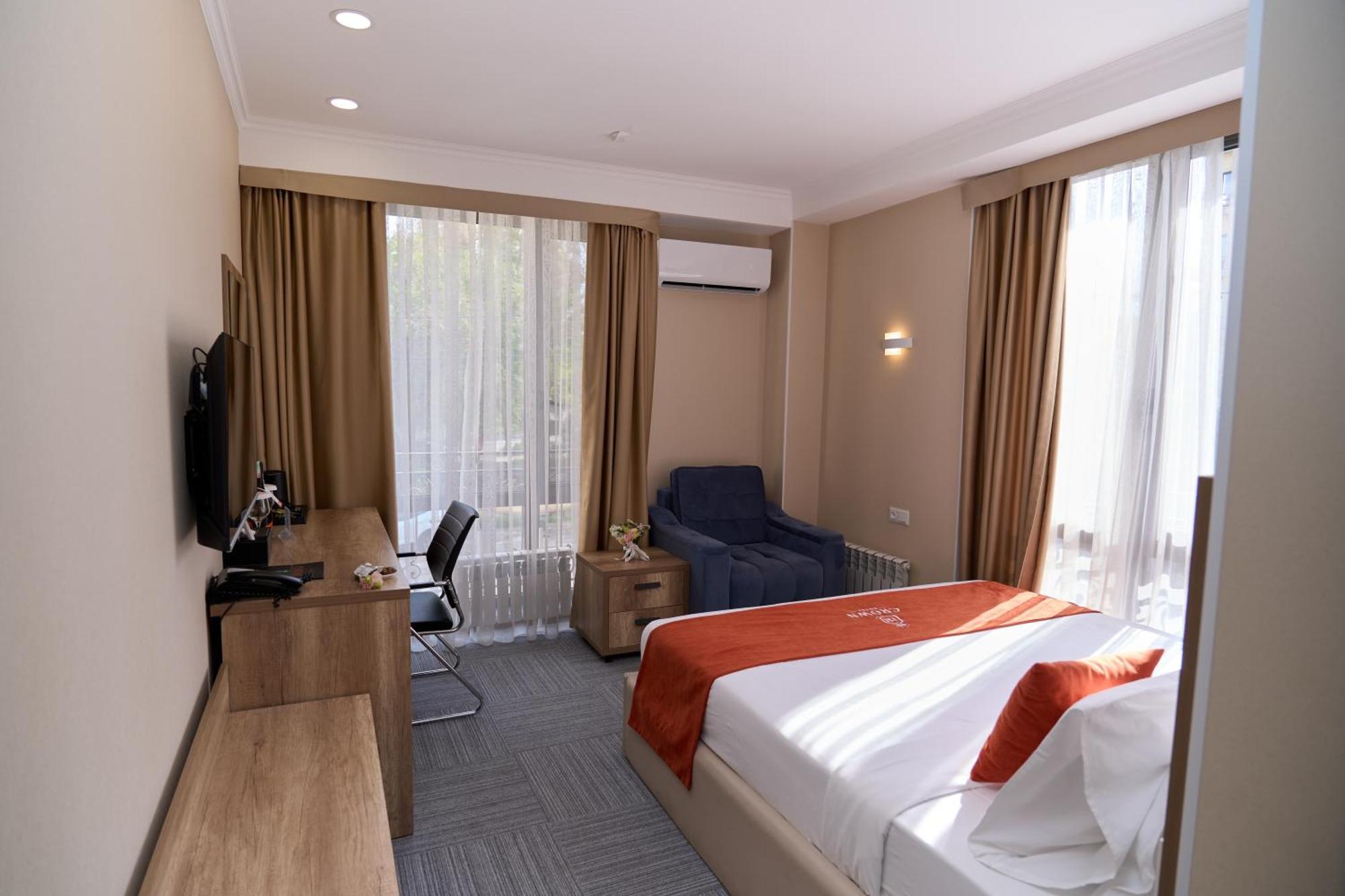 Crown Hotel Biškek Exteriér fotografie