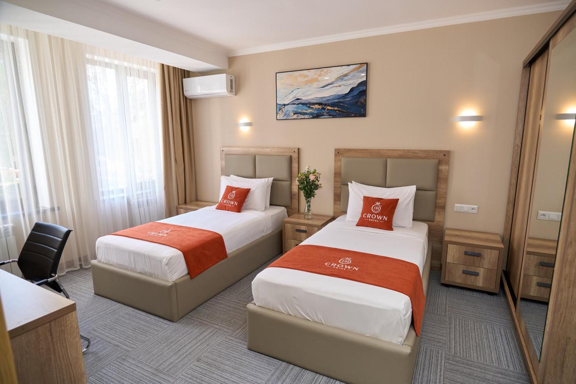 Crown Hotel Biškek Exteriér fotografie