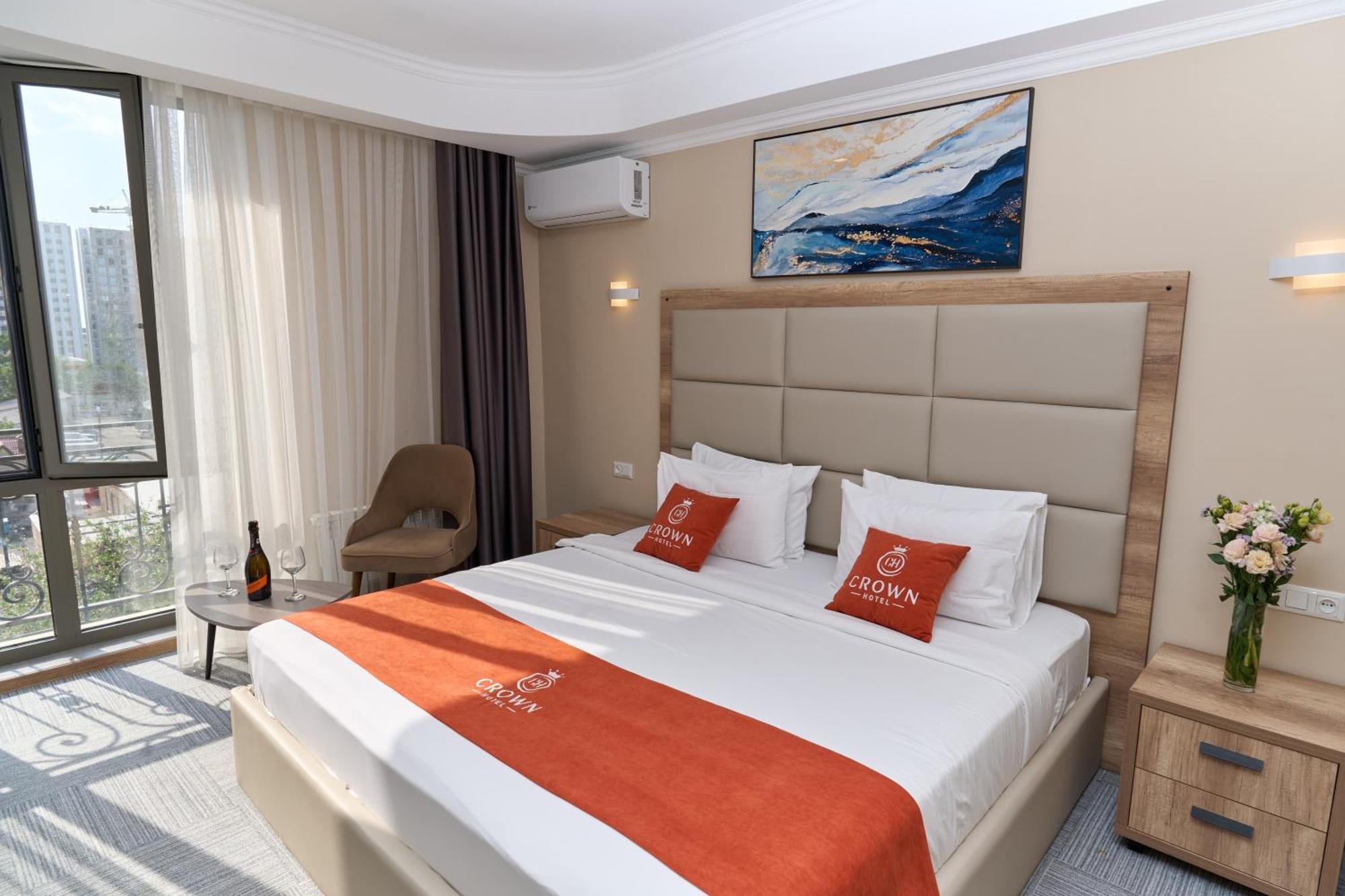 Crown Hotel Biškek Exteriér fotografie